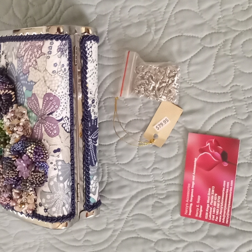 Purse - Picture 3 of 4